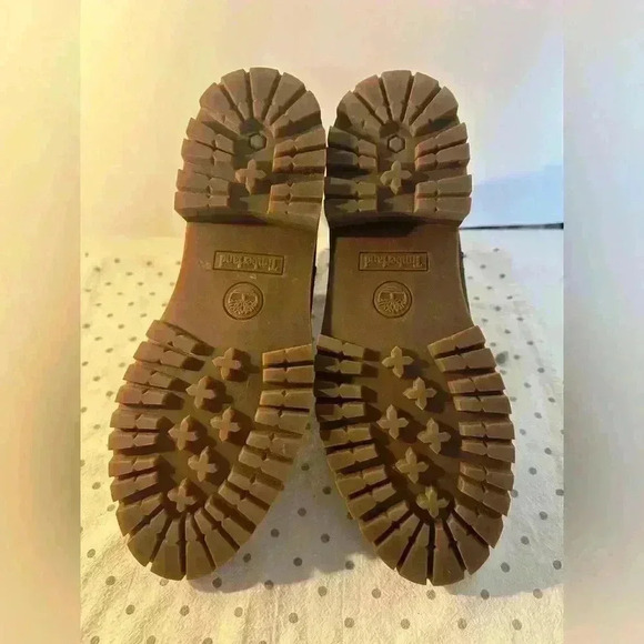 Timberland Pull-on Lug Boots NWOT - Picture 11 of 13